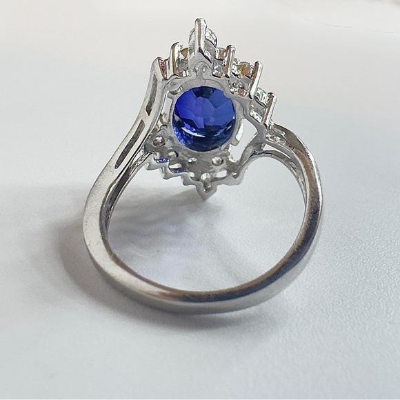 Vivid Blue Ceylon Sapphire Sterling Silver Ring (6.5) - Picture 8 of 10